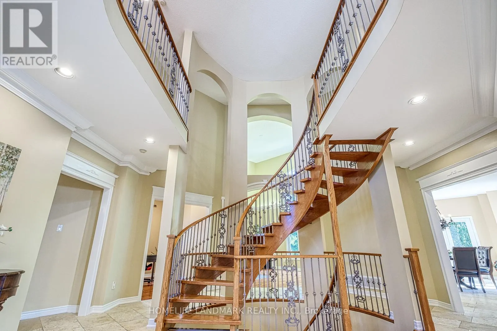 9 CHANTILLY CRESCENT