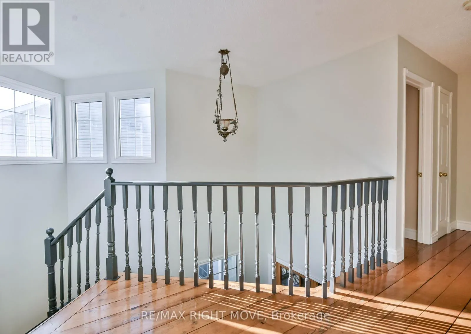 949 LINDEN STREET