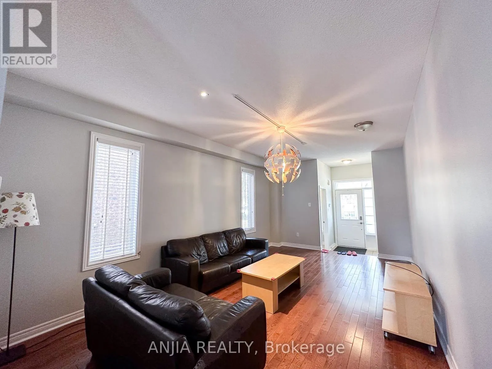 21 FITZROY AVENUE