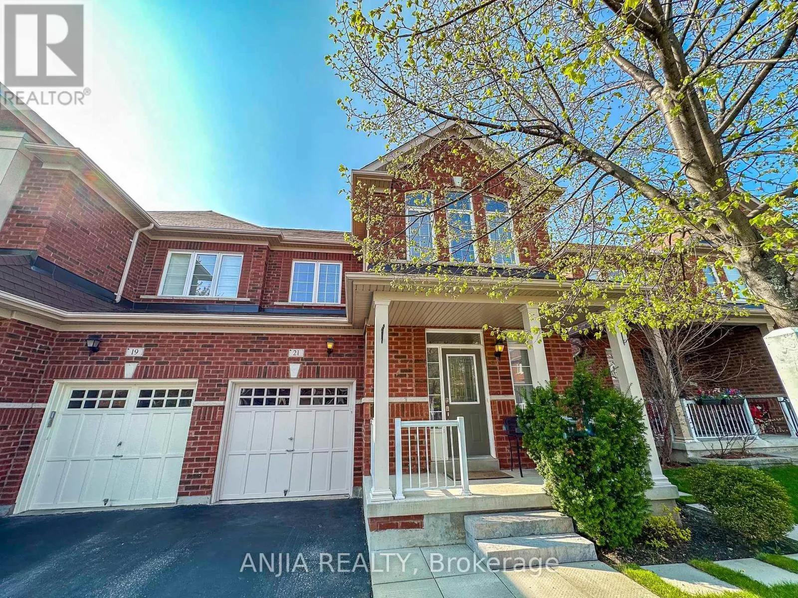21 FITZROY AVENUE