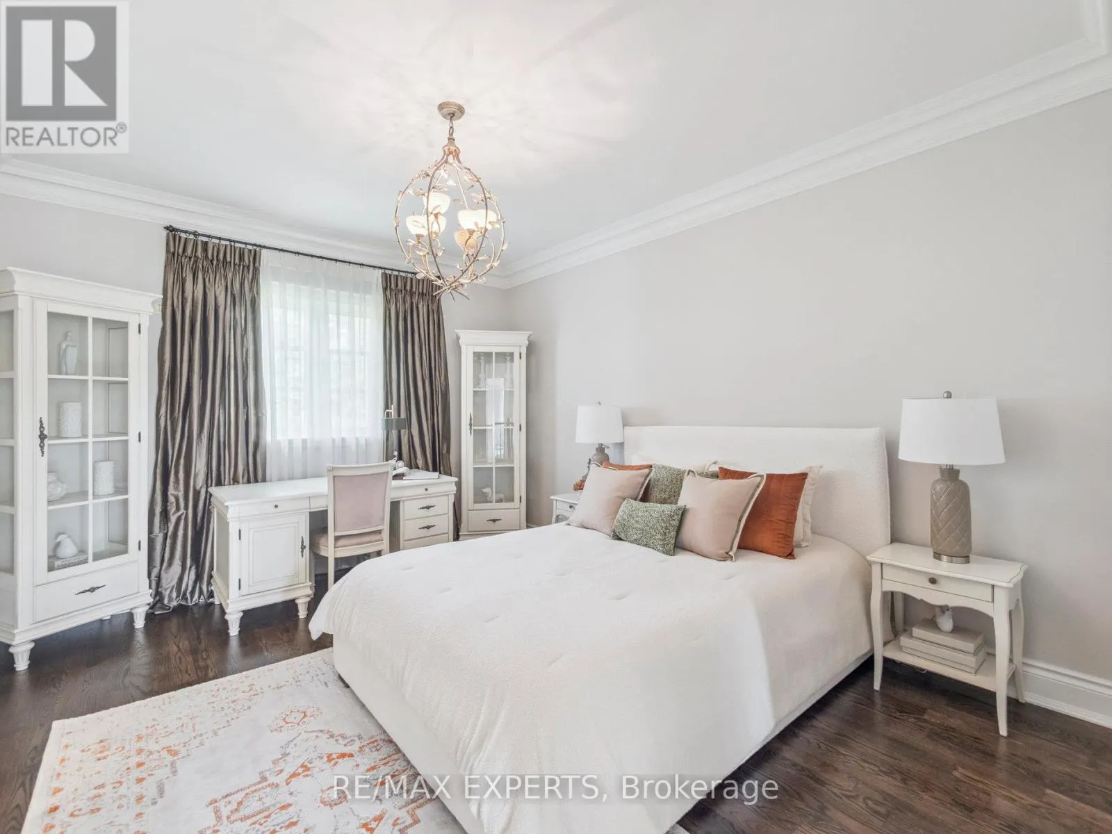 105 EDEN VALE DRIVE SE