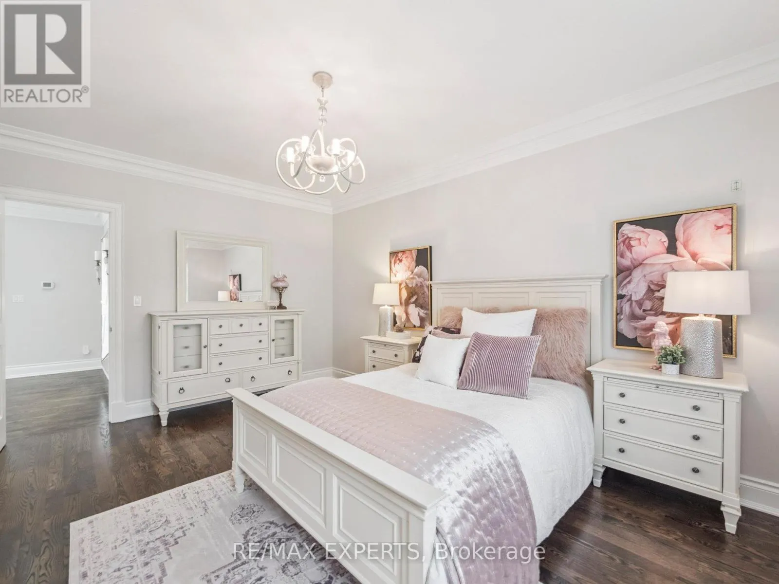 105 EDEN VALE DRIVE SE
