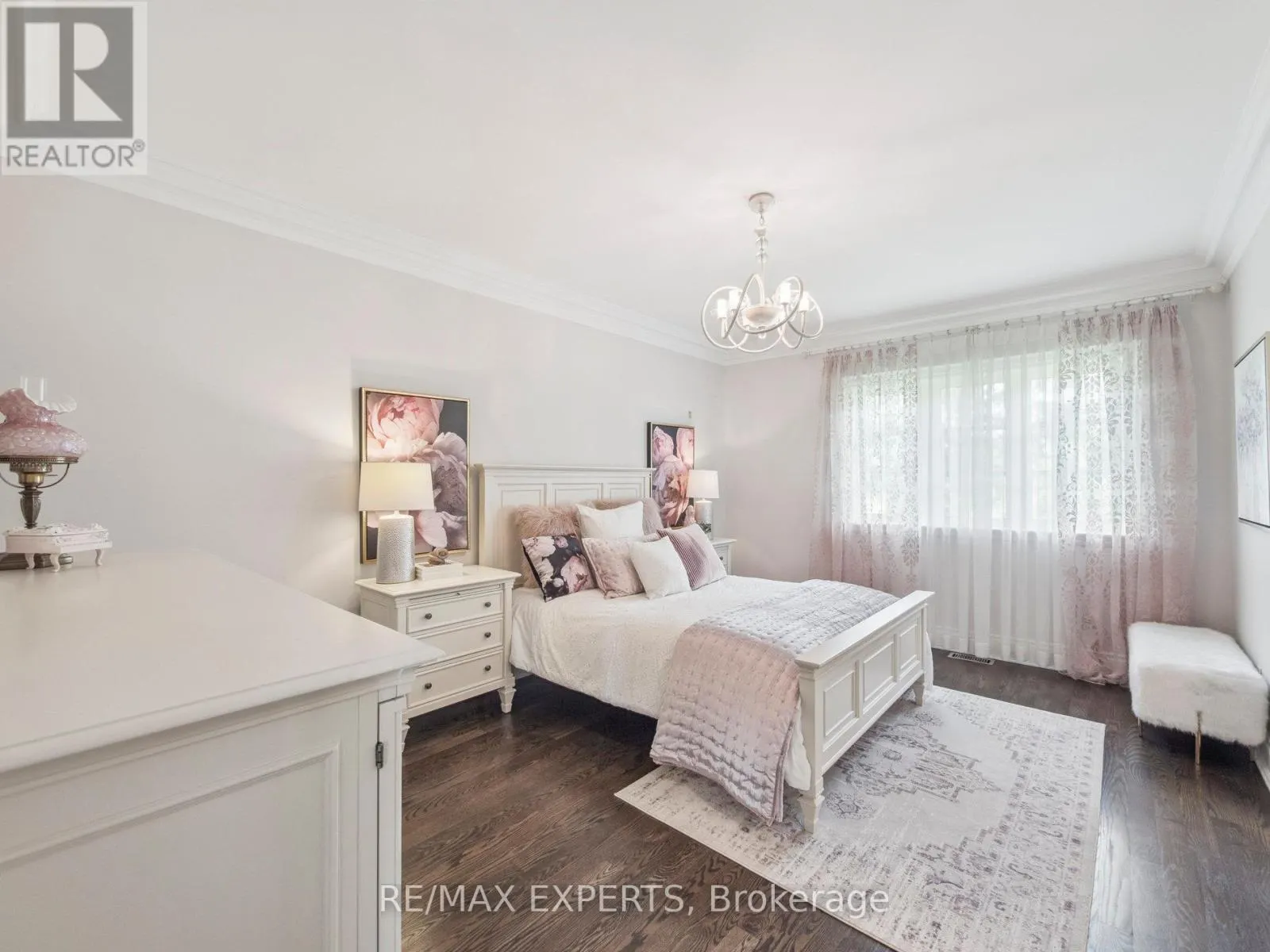 105 EDEN VALE DRIVE SE