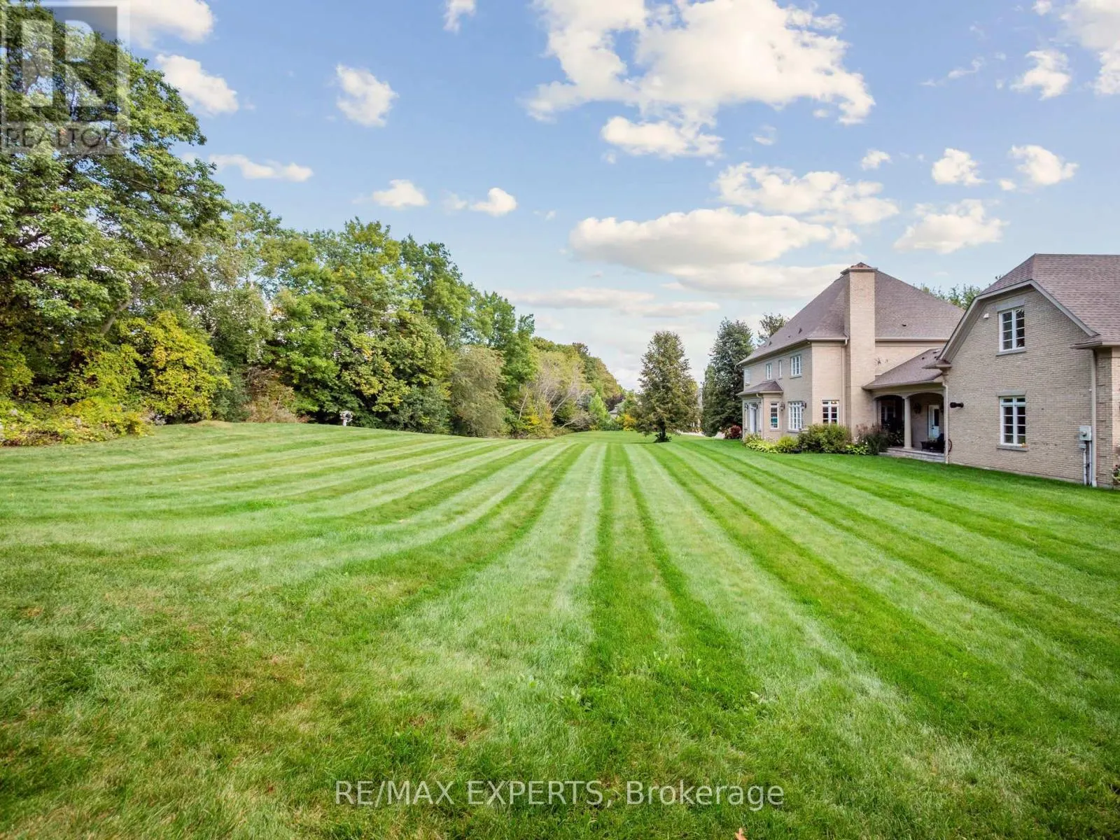105 EDEN VALE DRIVE SE