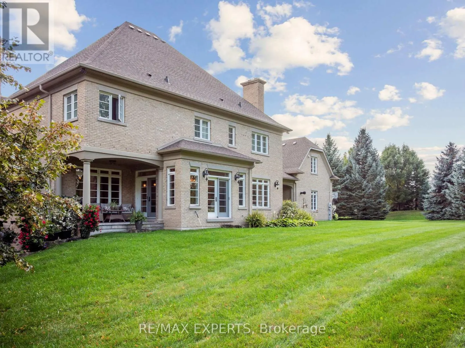 105 EDEN VALE DRIVE SE