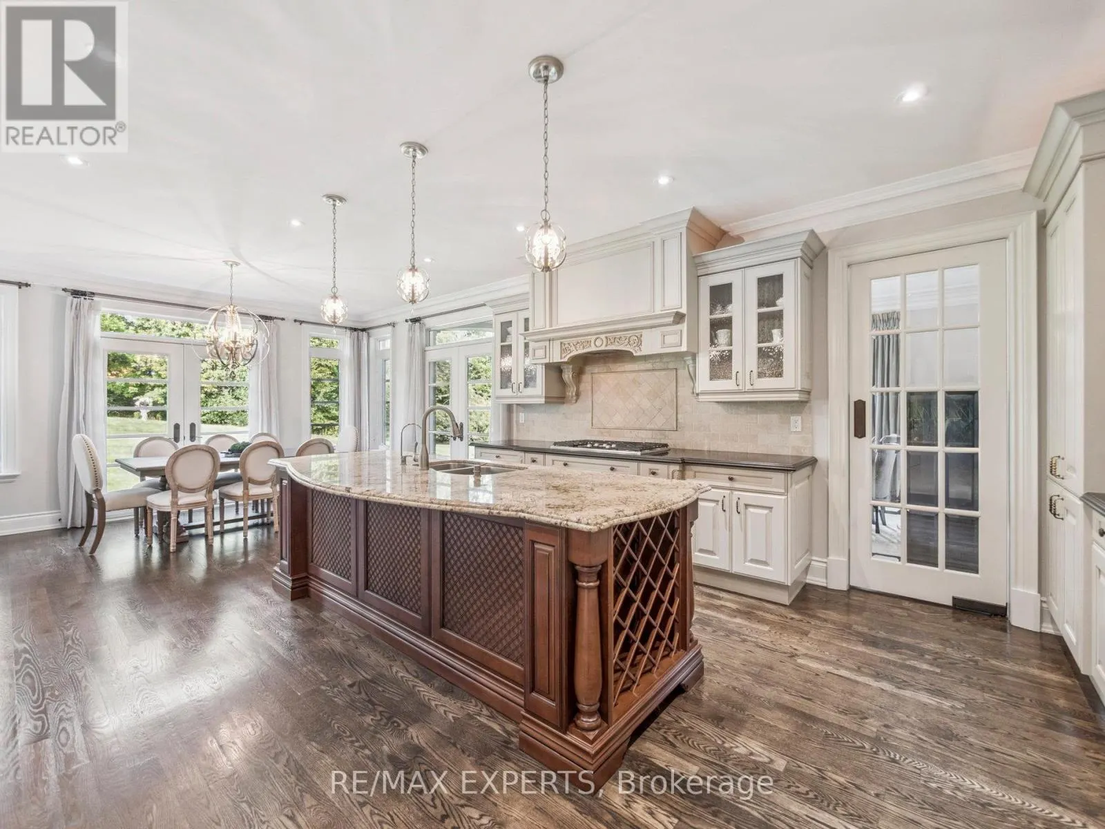 105 EDEN VALE DRIVE SE