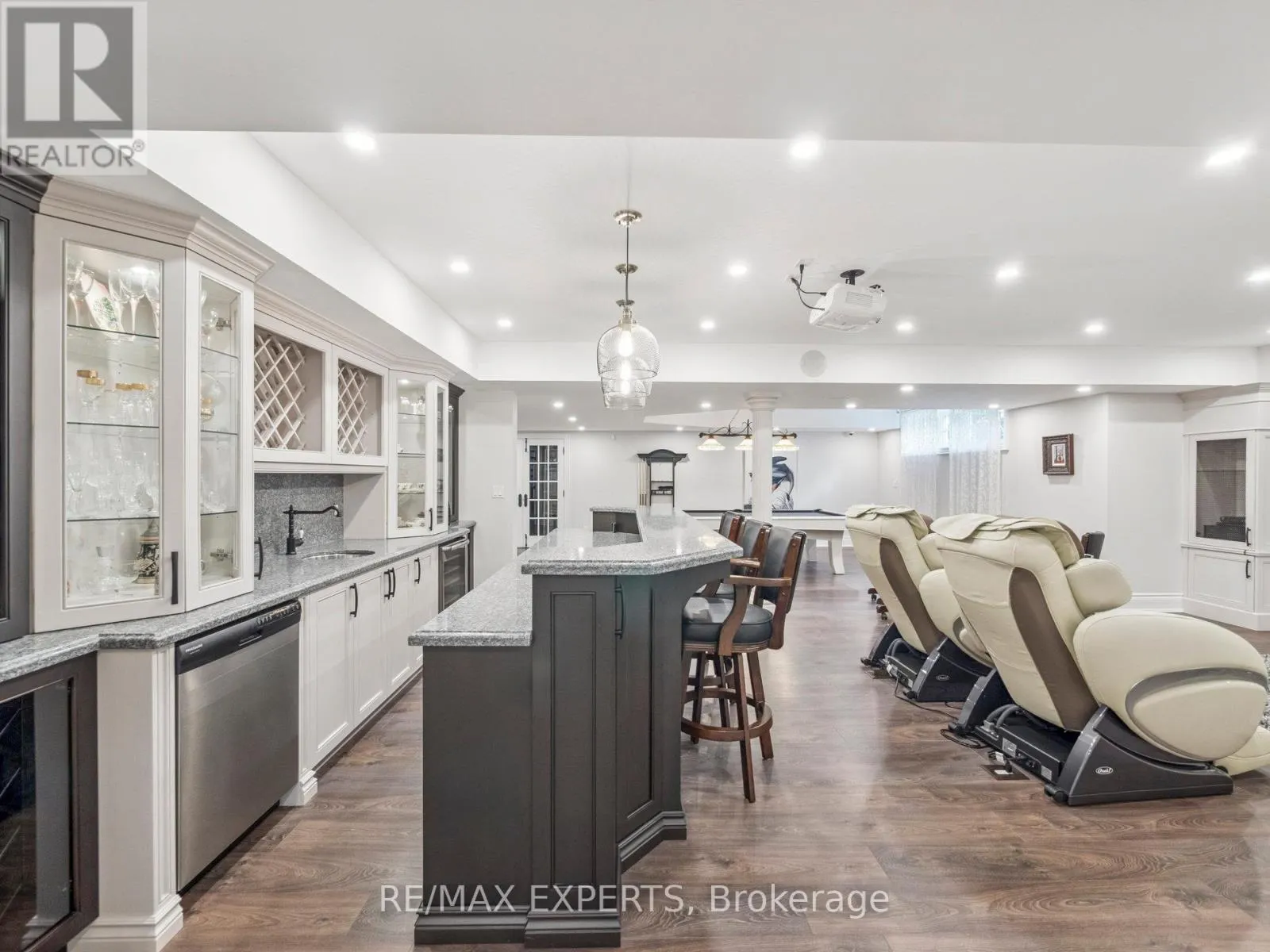 105 EDEN VALE DRIVE SE
