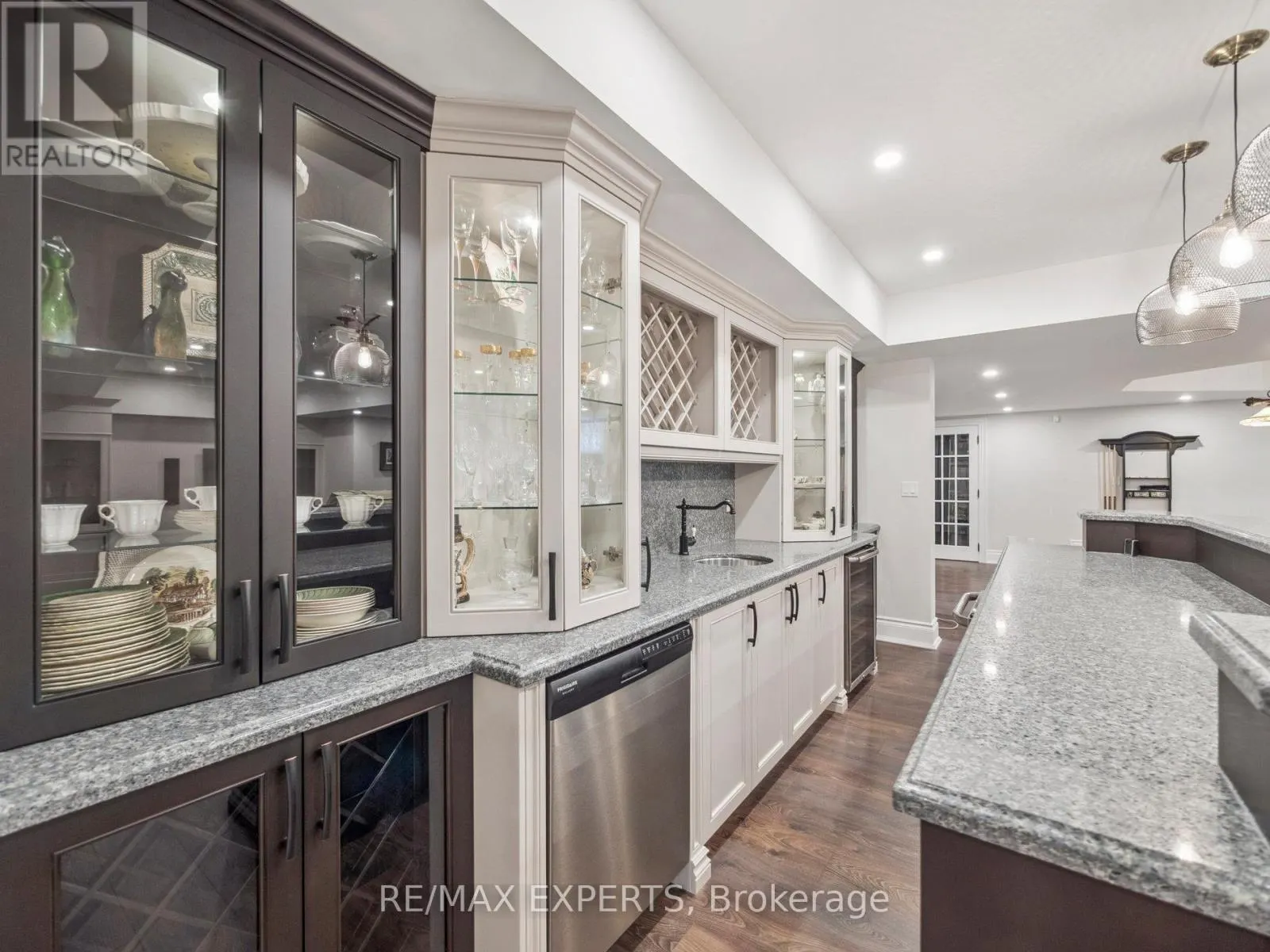 105 EDEN VALE DRIVE SE