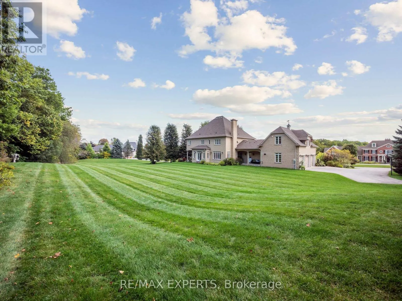 105 EDEN VALE DRIVE SE