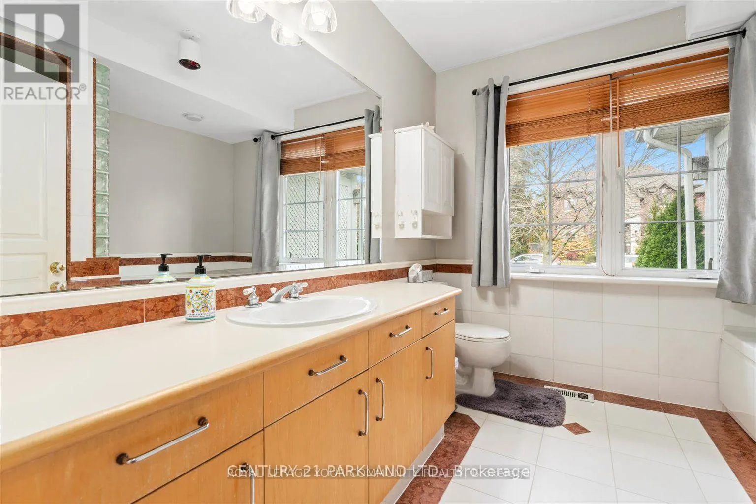 MAIN FLOOR - 315 FORDE CRESCENT