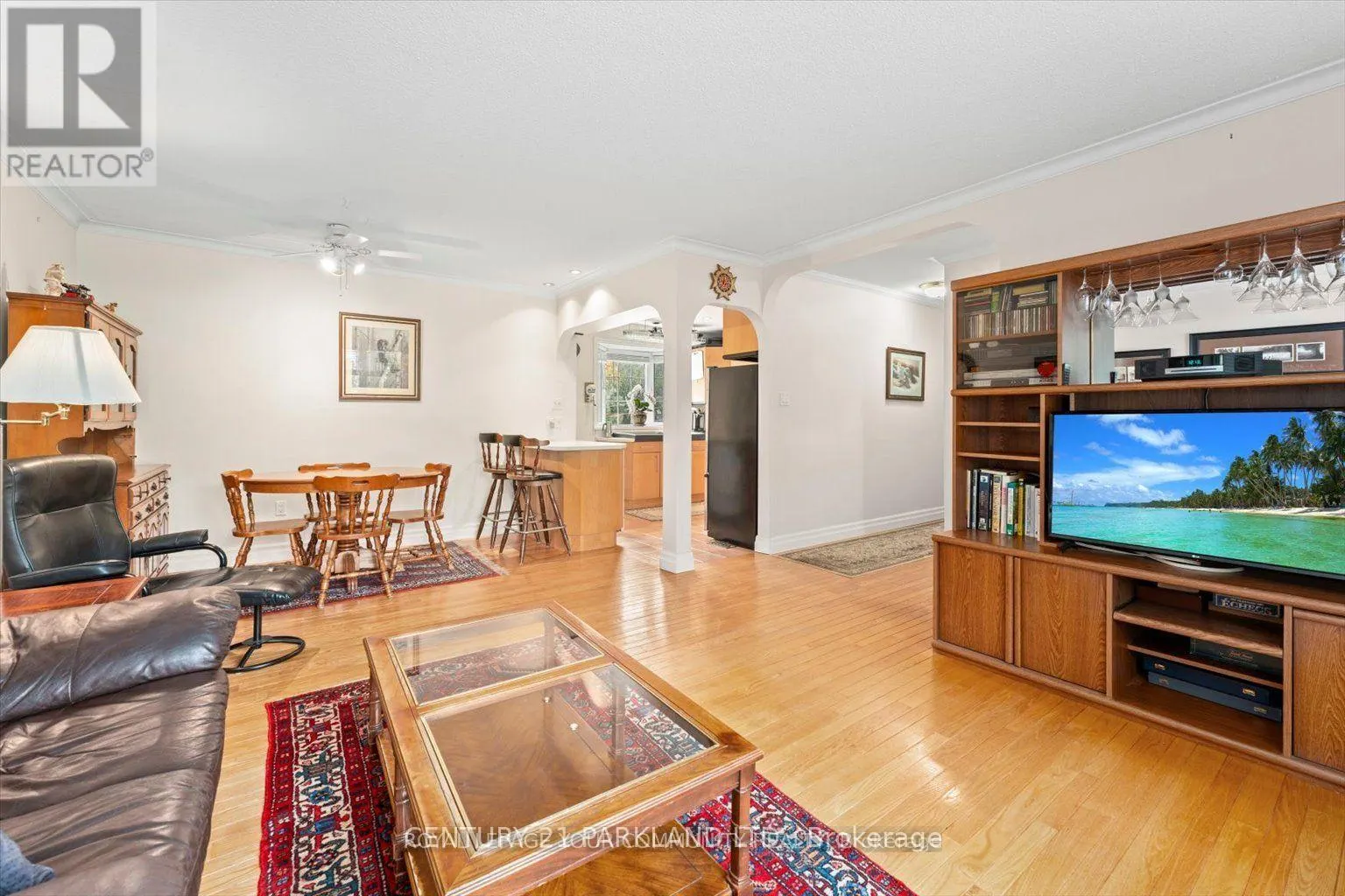 MAIN FLOOR - 315 FORDE CRESCENT