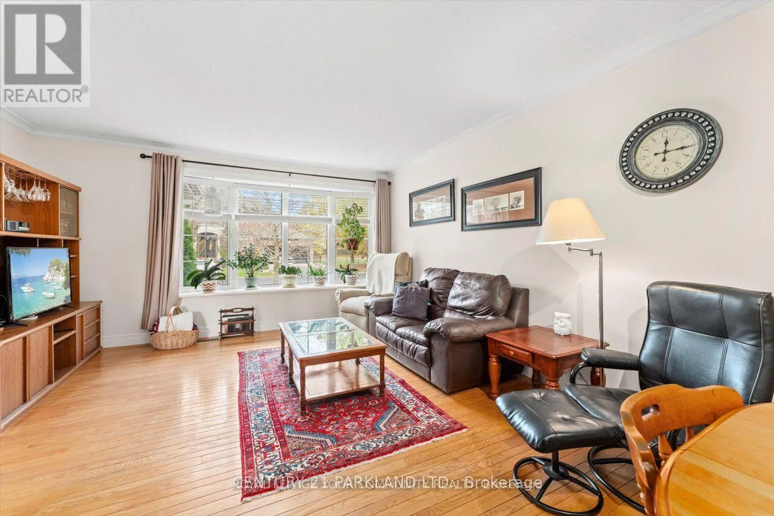 MAIN FLOOR - 315 FORDE CRESCENT