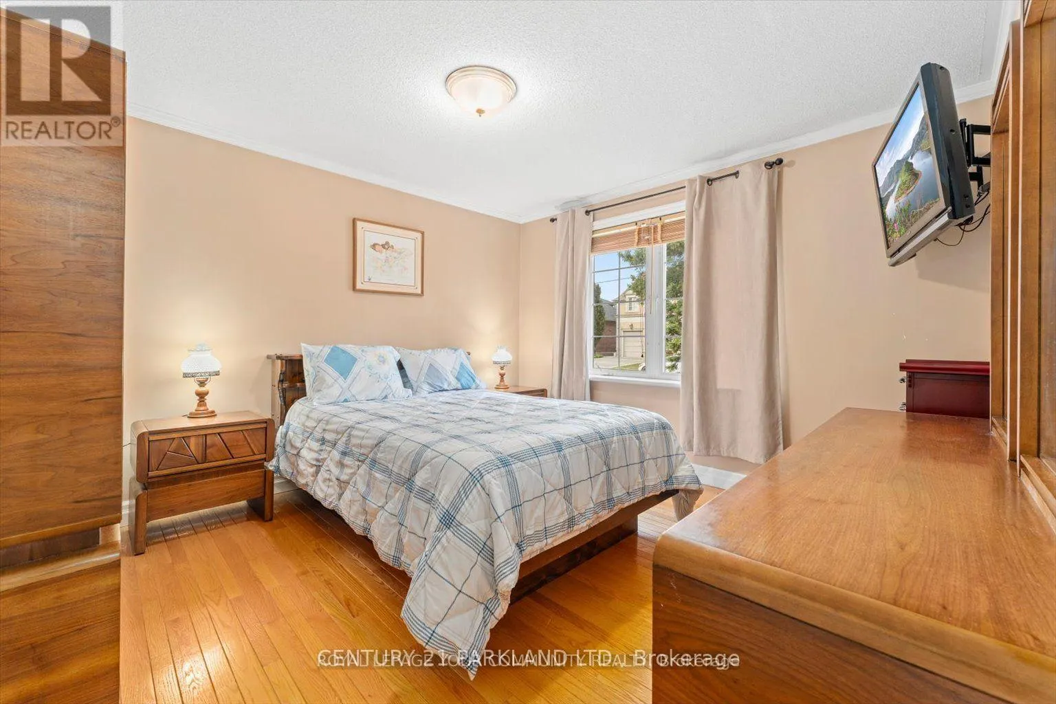 MAIN FLOOR - 315 FORDE CRESCENT