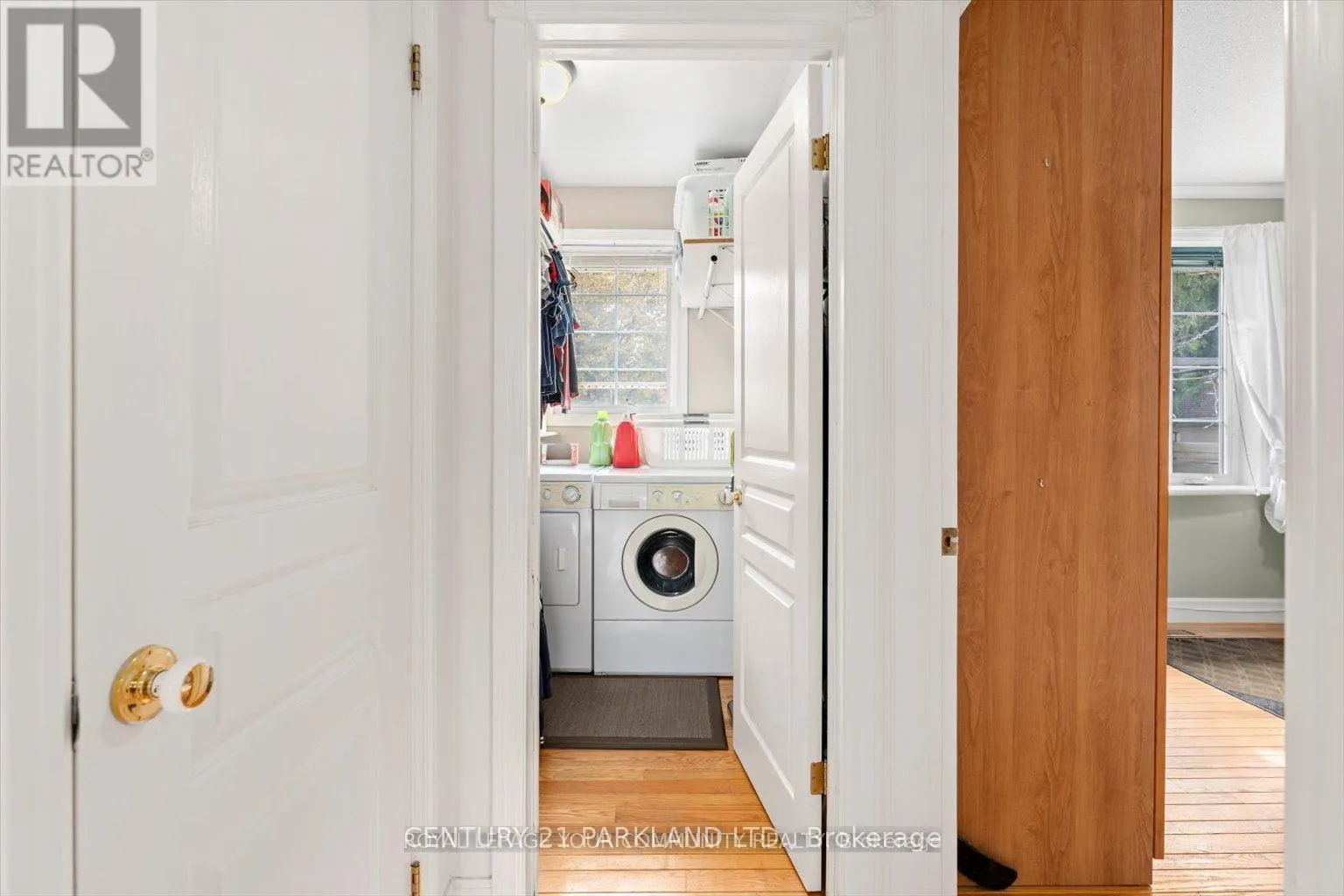 MAIN FLOOR - 315 FORDE CRESCENT
