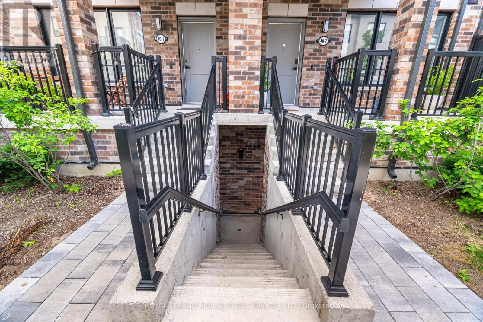 2 - 40 BAYNES WAY