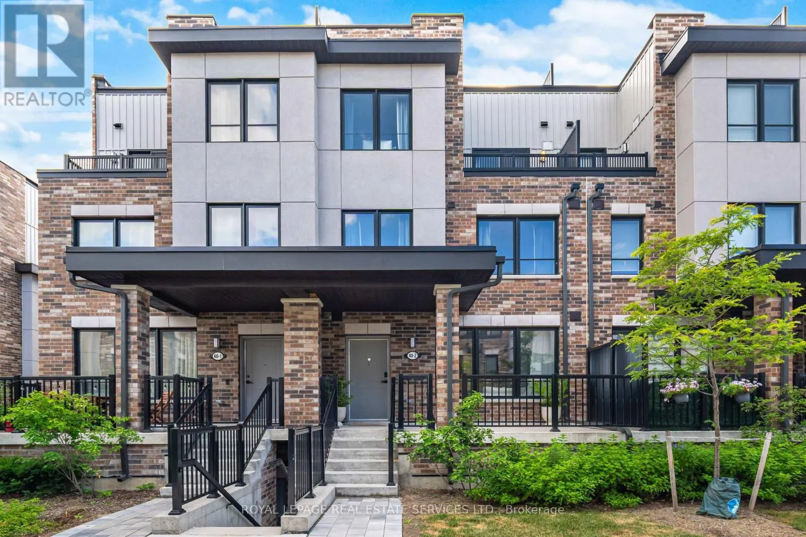 2 - 40 BAYNES WAY