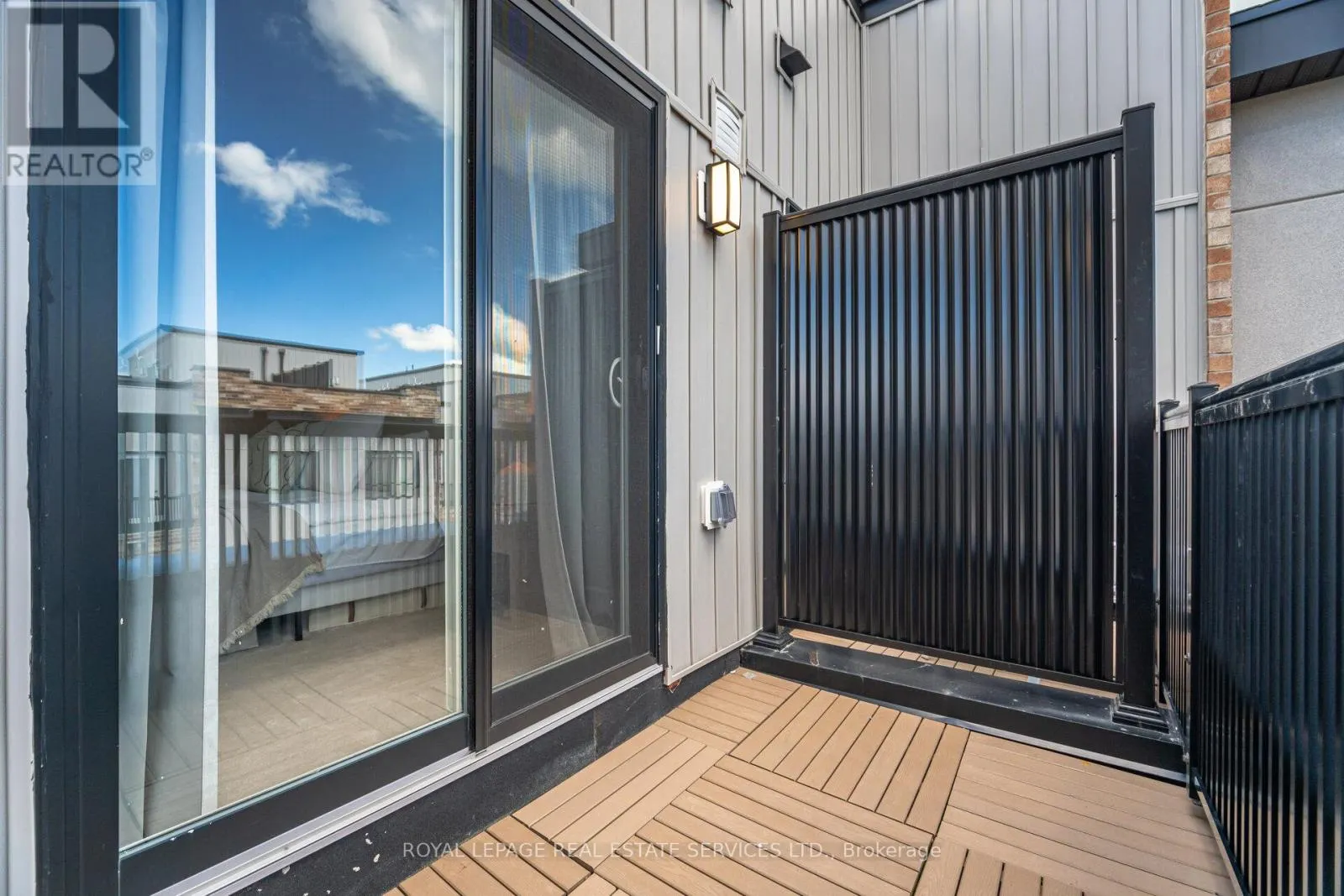 2 - 40 BAYNES WAY