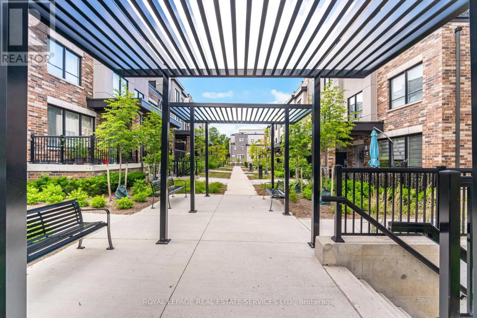 2 - 40 BAYNES WAY