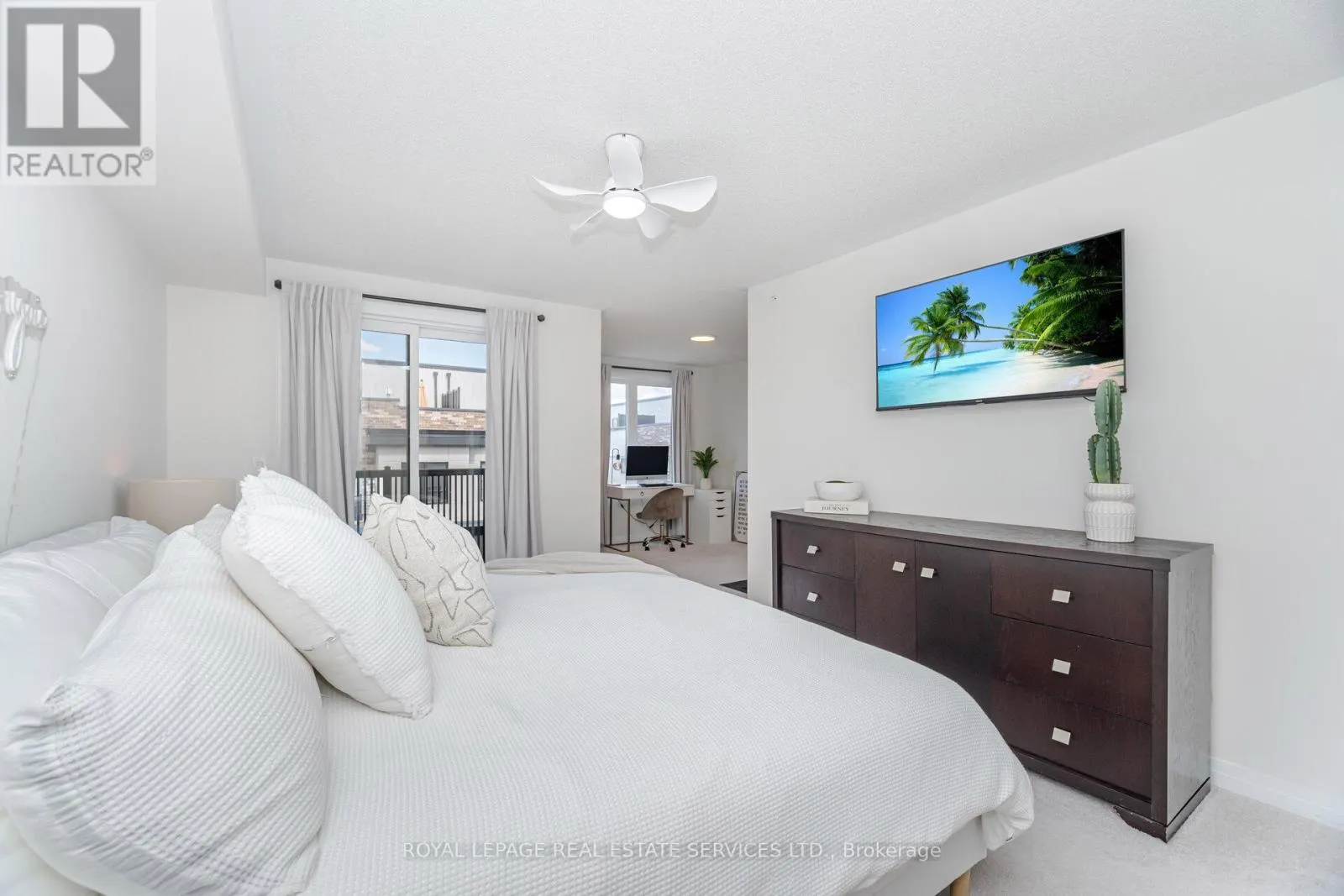 2 - 40 BAYNES WAY