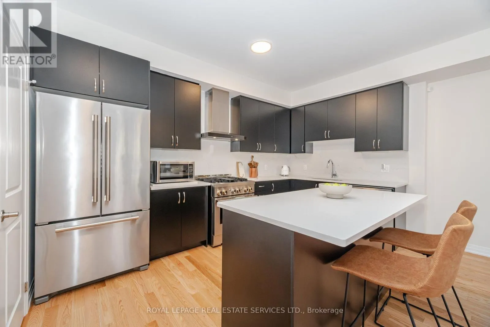 2 - 40 BAYNES WAY