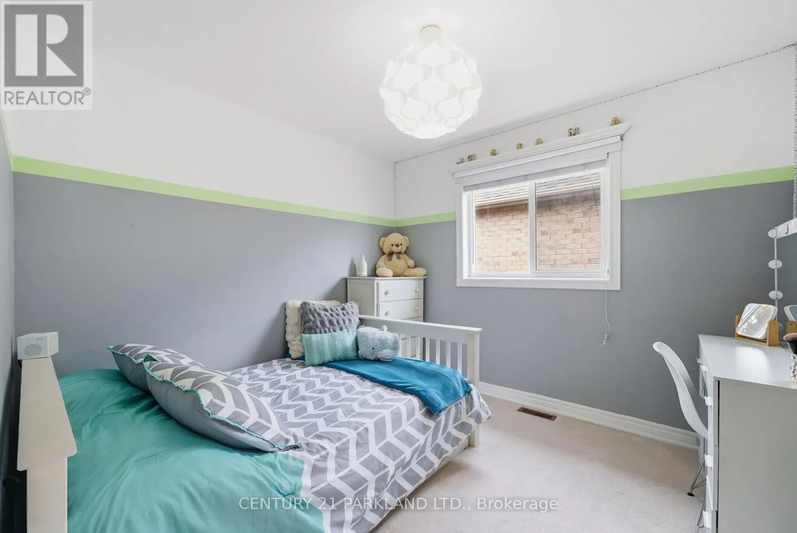 18 TURNBRIDGE ROAD