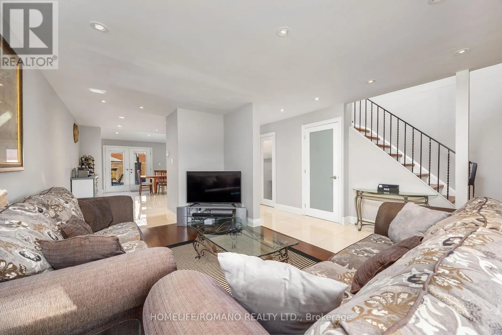 36 BROUGHAM DRIVE