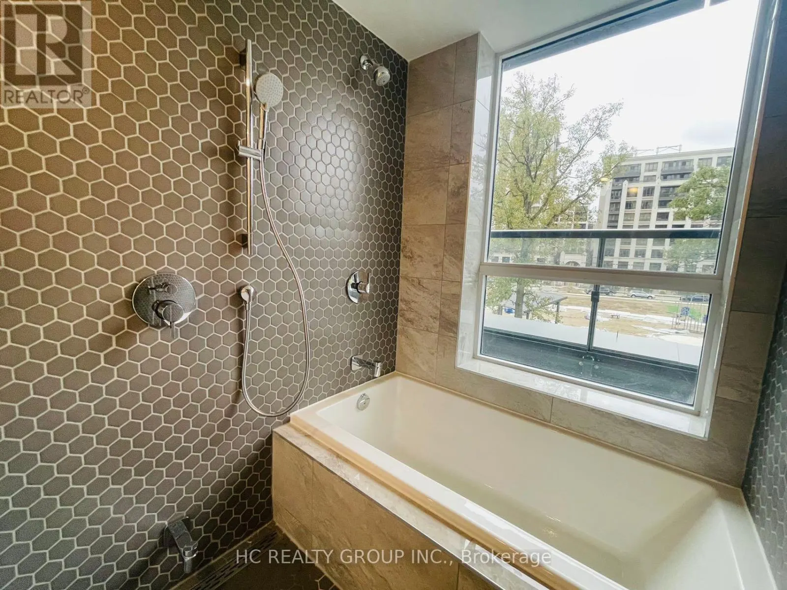 117W - 8 CEDARLAND DRIVE