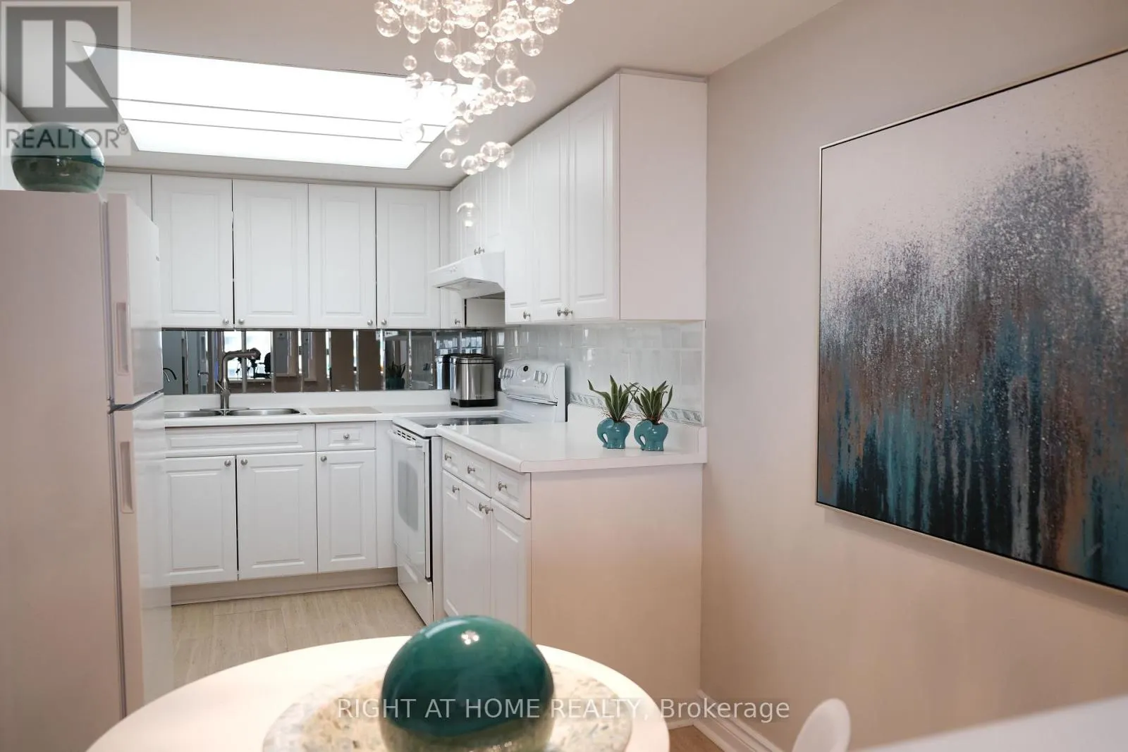 1009 - 20 BAIF BOULEVARD