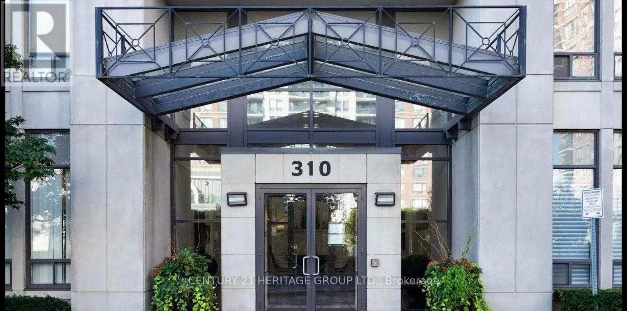 809 - 310 RED MAPLE ROAD
