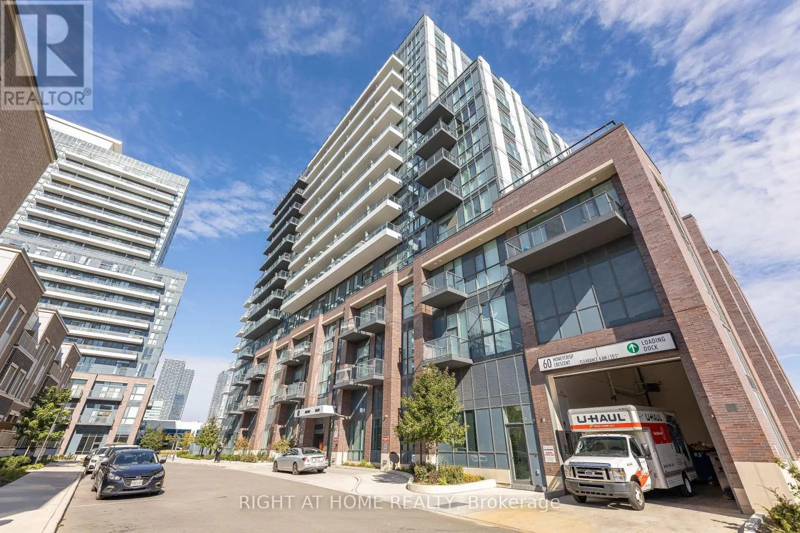 212 - 60 HONEYCRISP CRESCENT