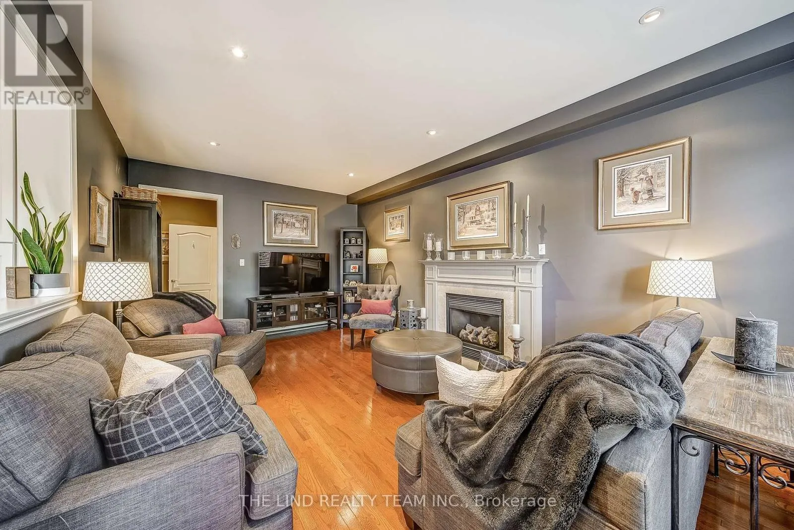 276 WILLIS DRIVE