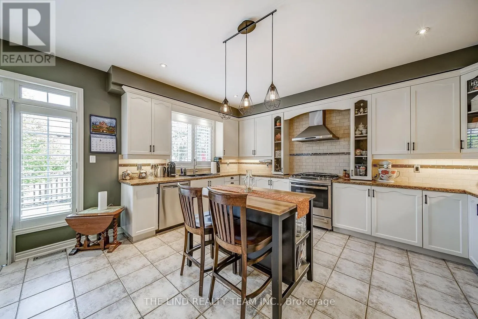 276 WILLIS DRIVE