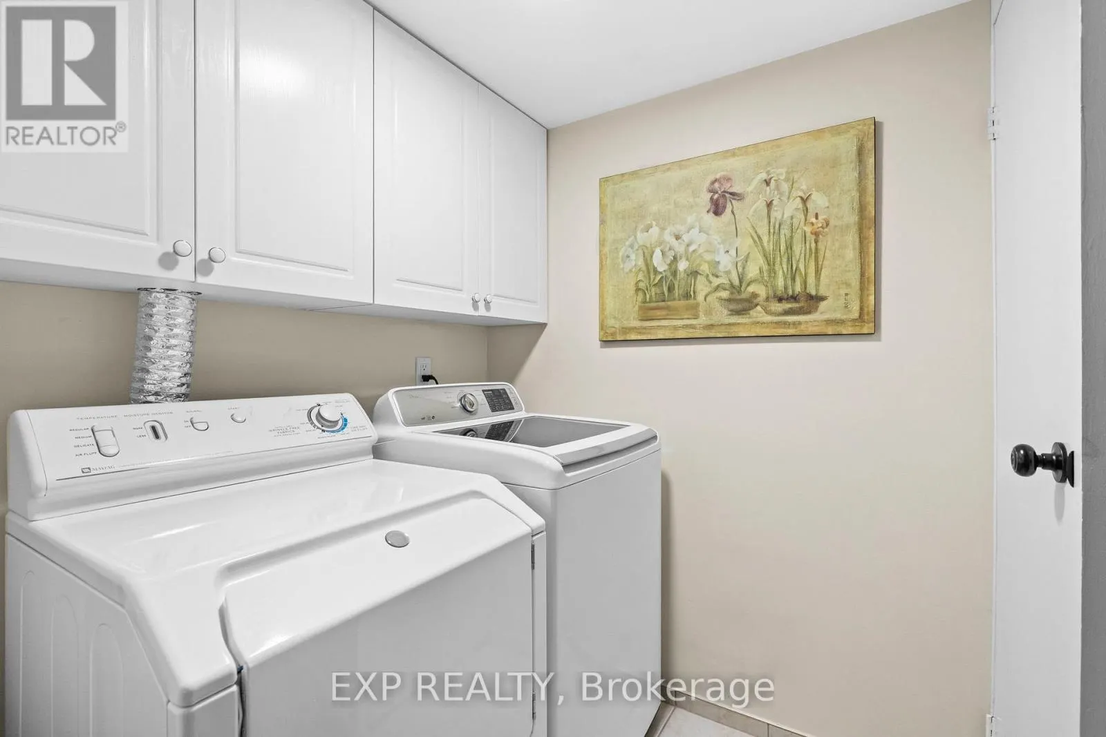 203 - 15390 YONGE STREET