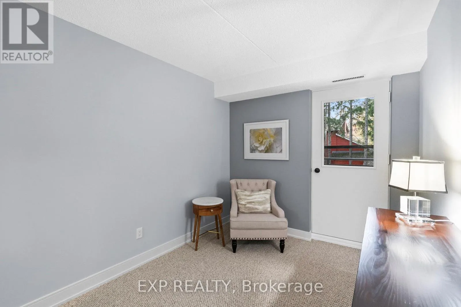 203 - 15390 YONGE STREET