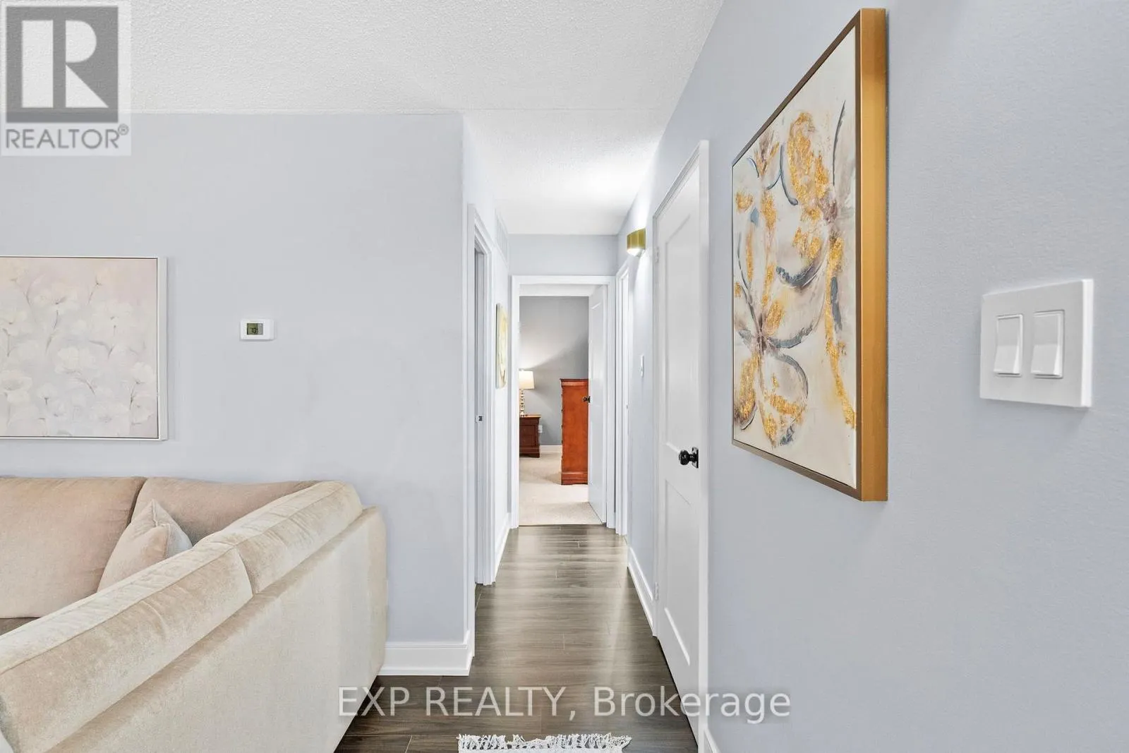 203 - 15390 YONGE STREET