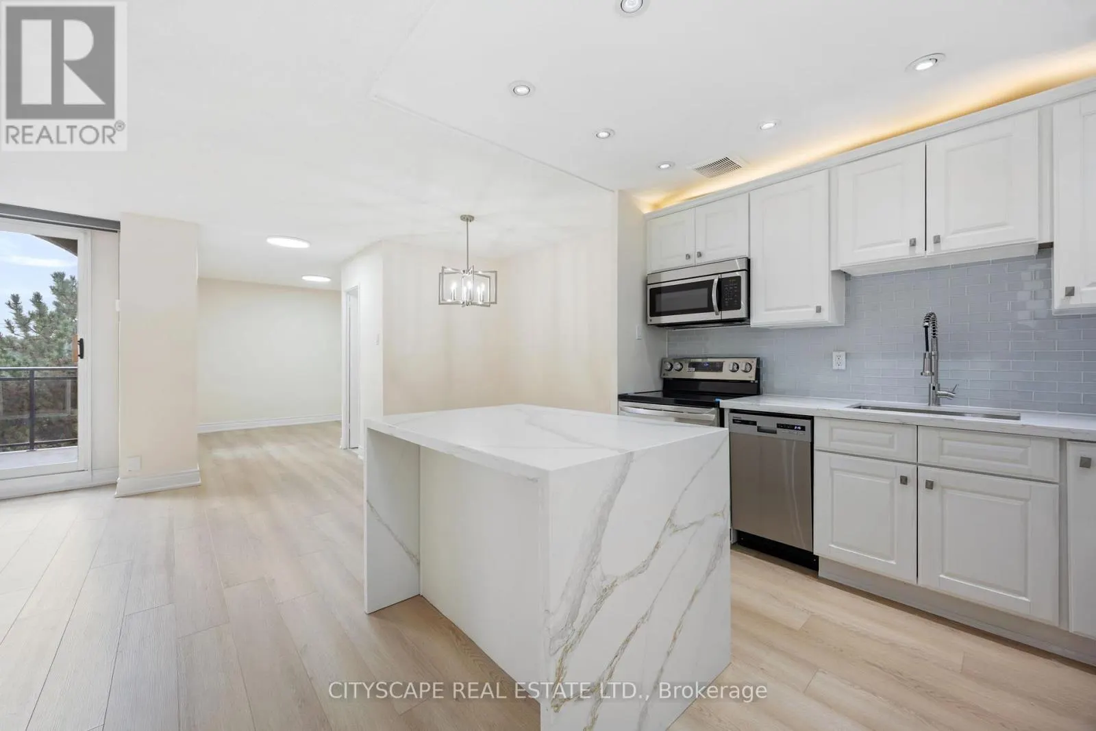 301 - 16 ELGIN STREET