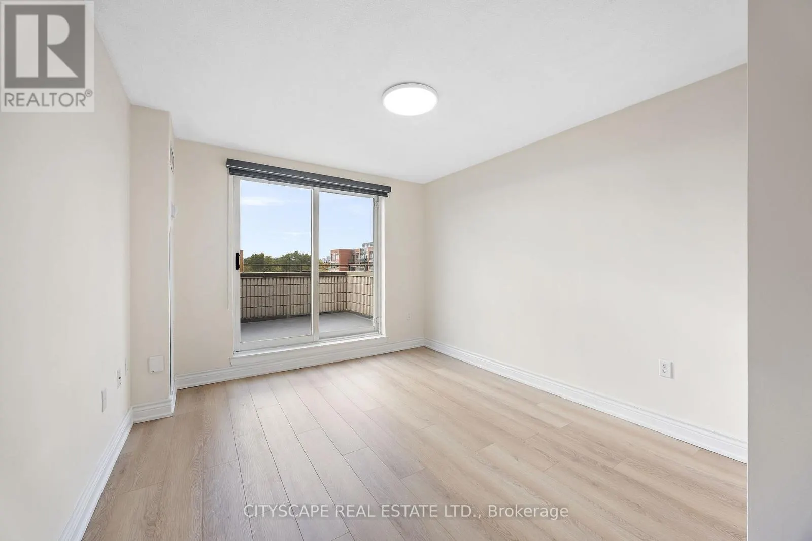 301 - 16 ELGIN STREET