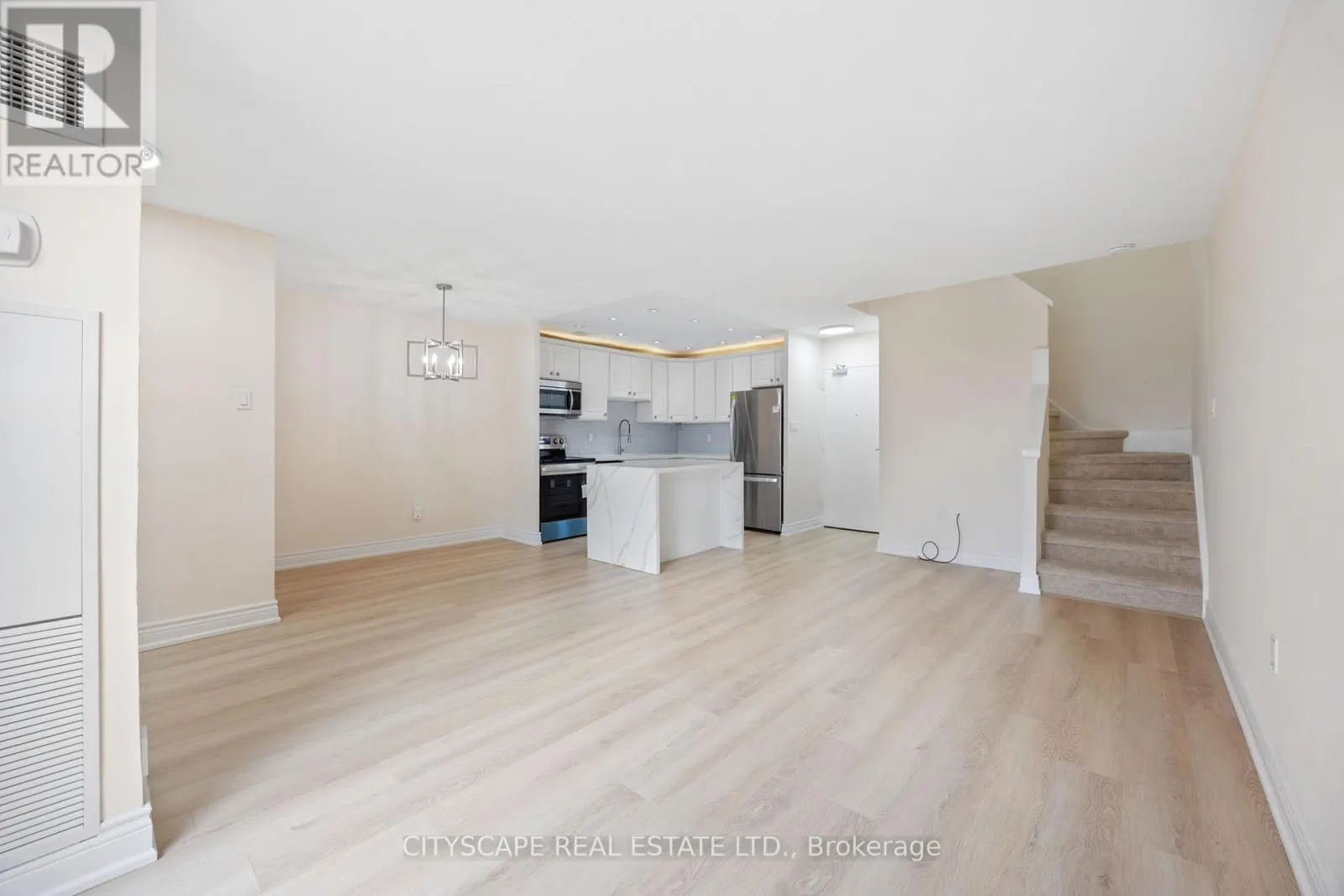 301 - 16 ELGIN STREET