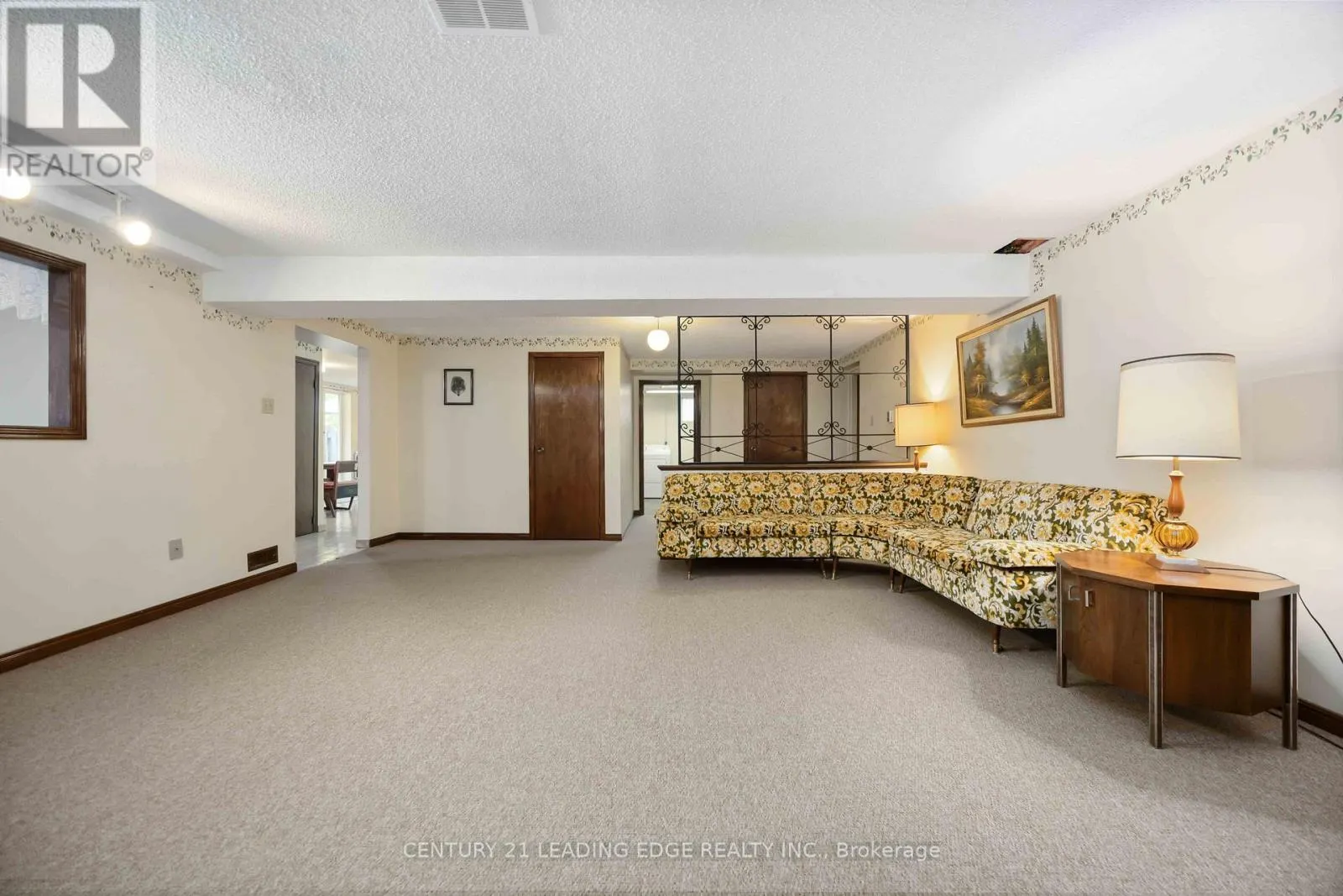 52 ASPEN CRESCENT