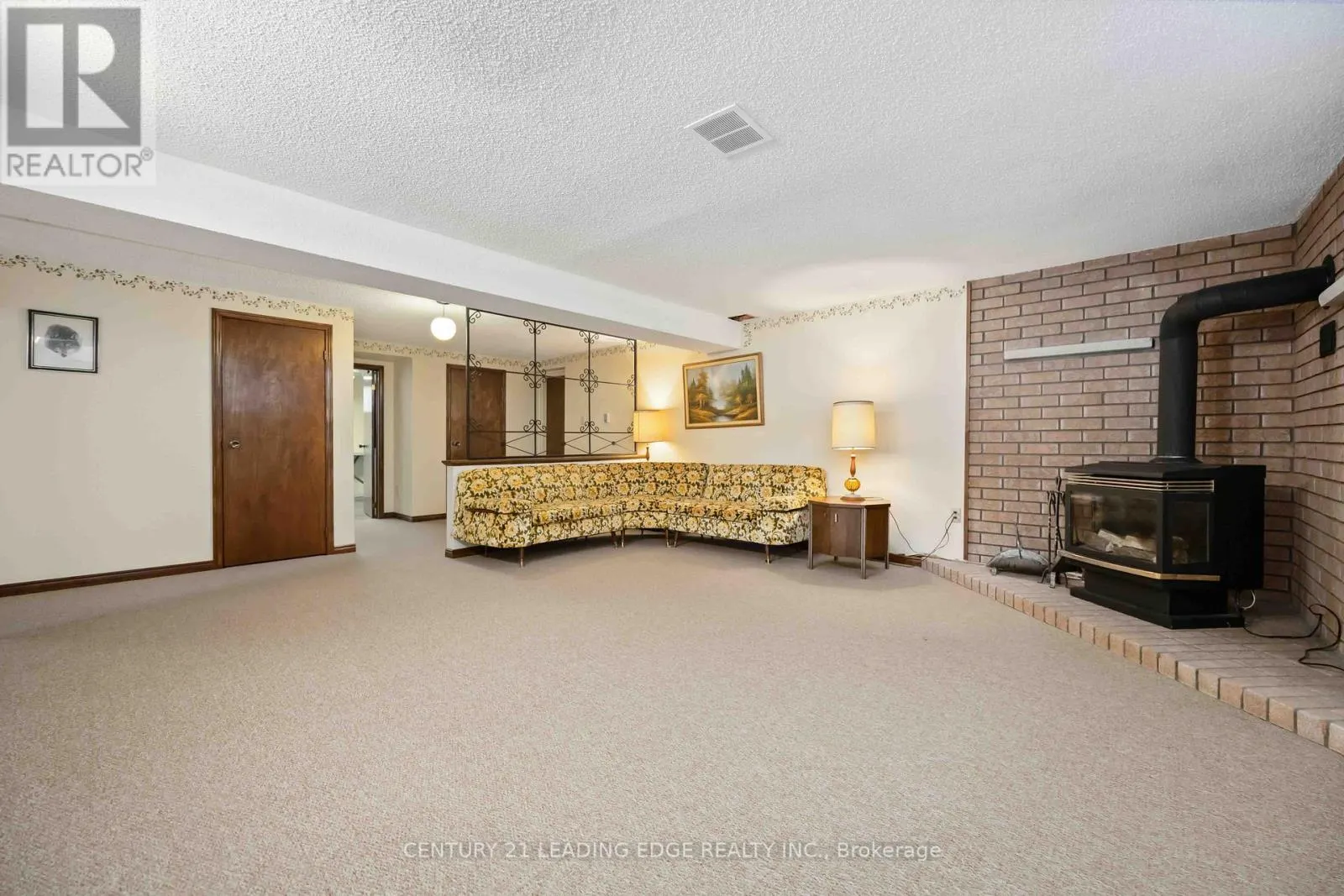 52 ASPEN CRESCENT