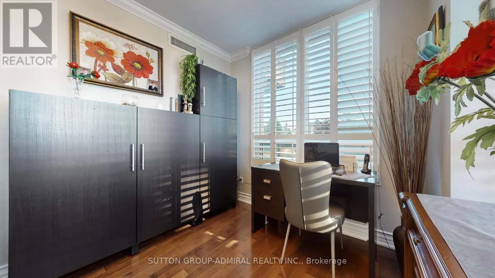 206 - 100 PROMENADE CIRCLE