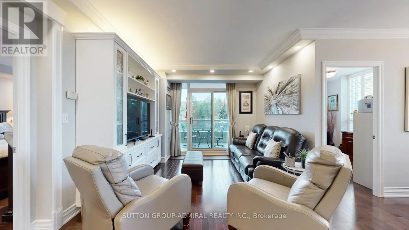 206 - 100 PROMENADE CIRCLE