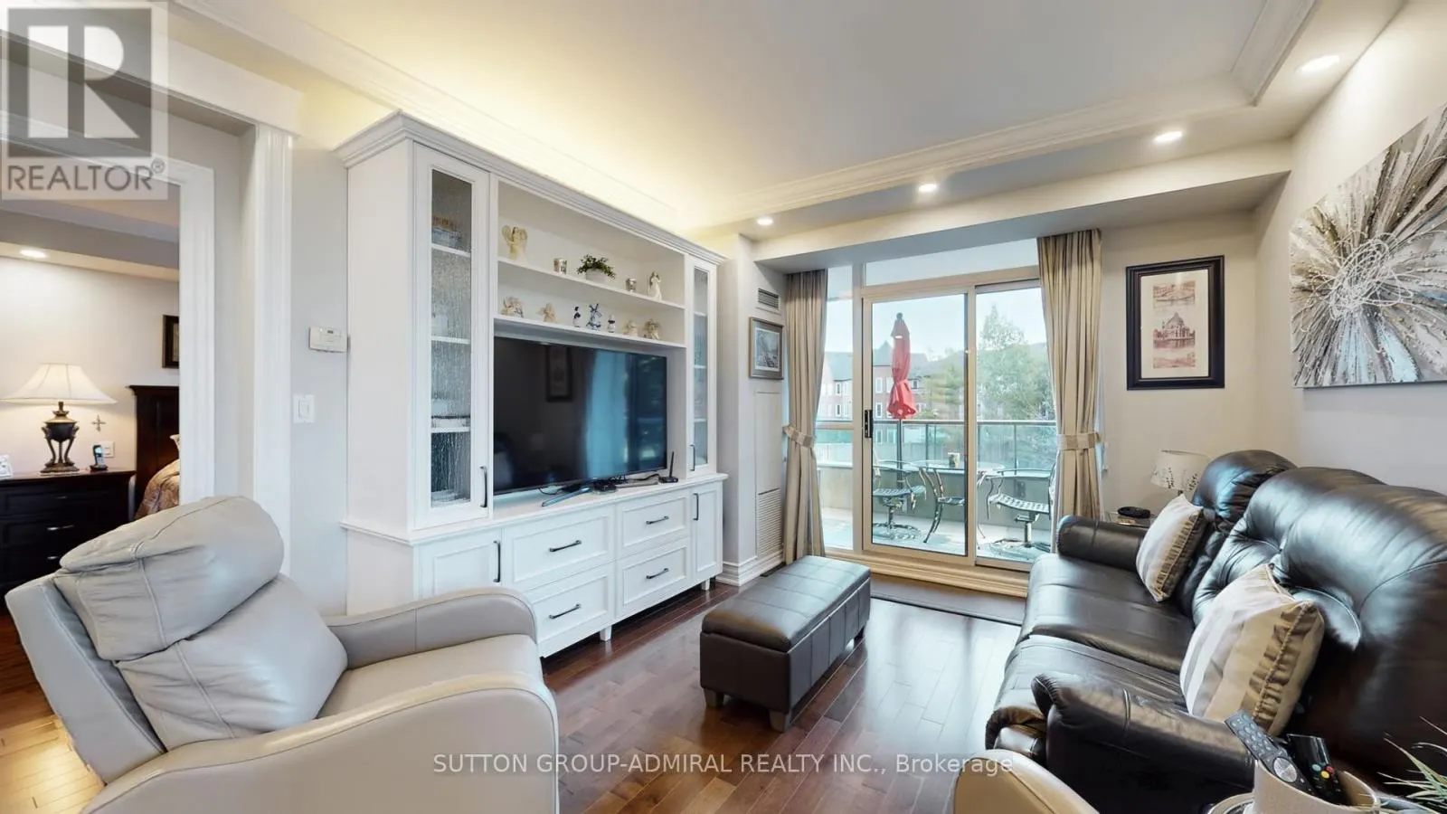 206 - 100 PROMENADE CIRCLE