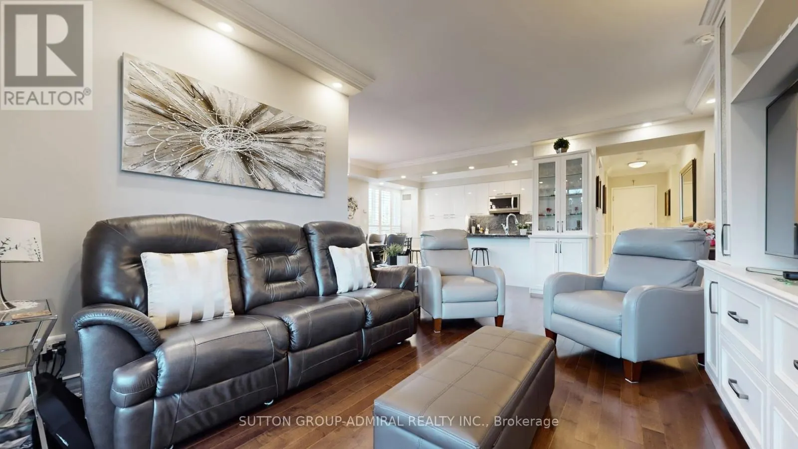 206 - 100 PROMENADE CIRCLE