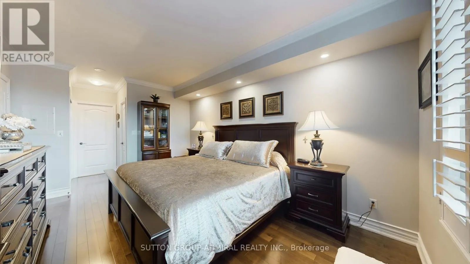206 - 100 PROMENADE CIRCLE