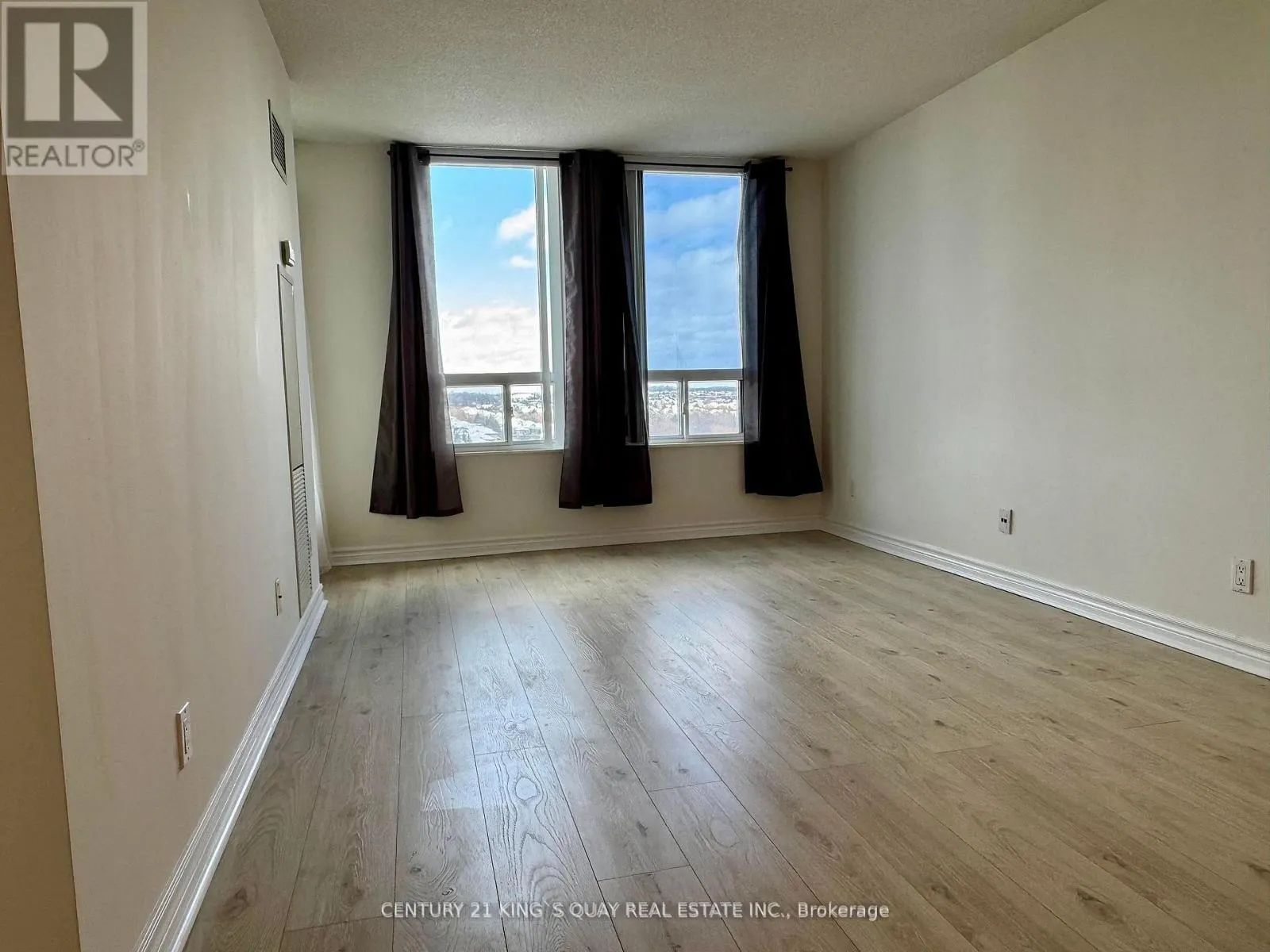 1008 - 330 RED MAPLE ROAD