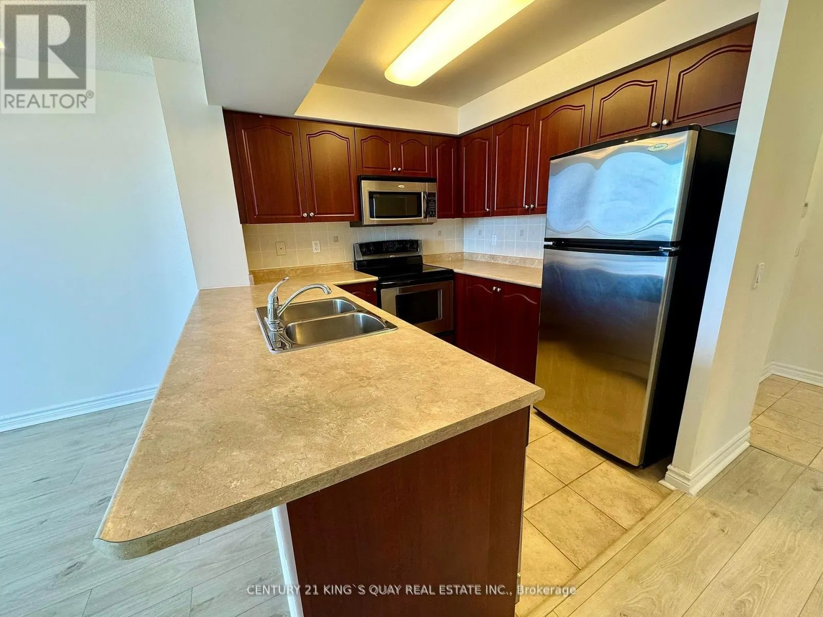 1008 - 330 RED MAPLE ROAD