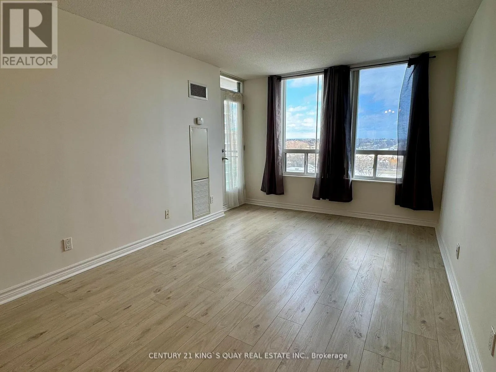 1008 - 330 RED MAPLE ROAD