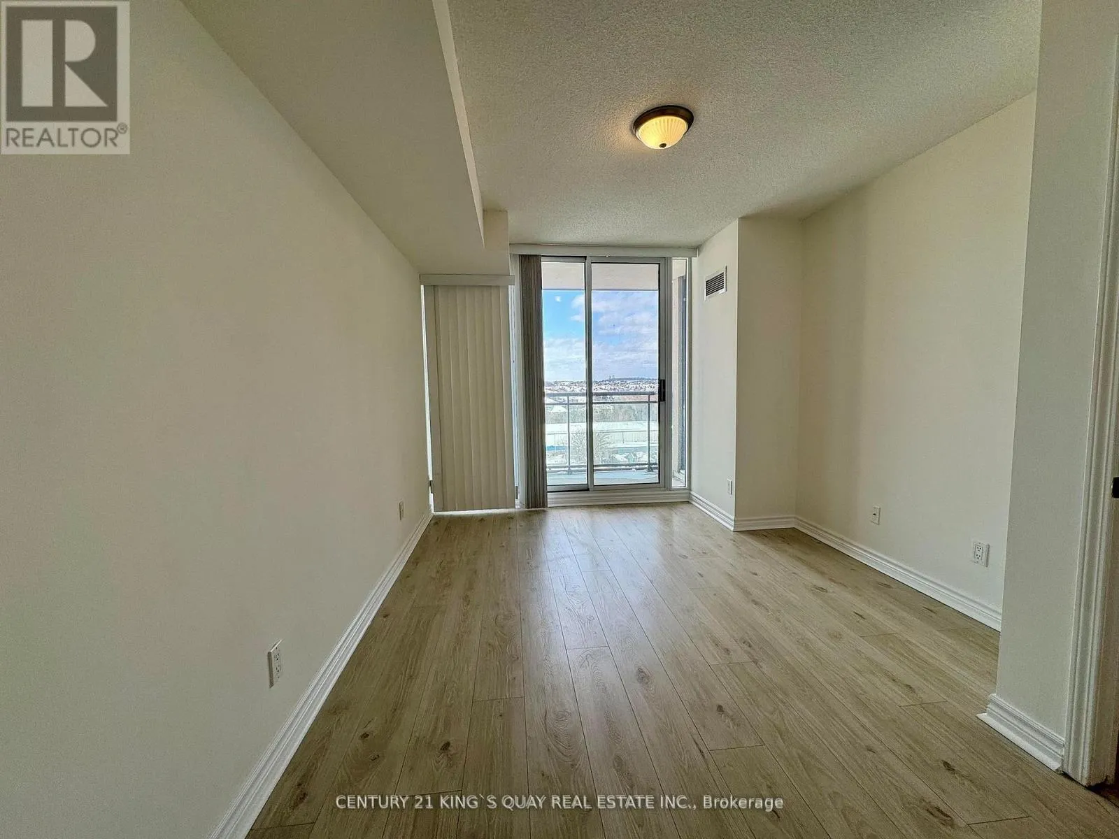 1008 - 330 RED MAPLE ROAD