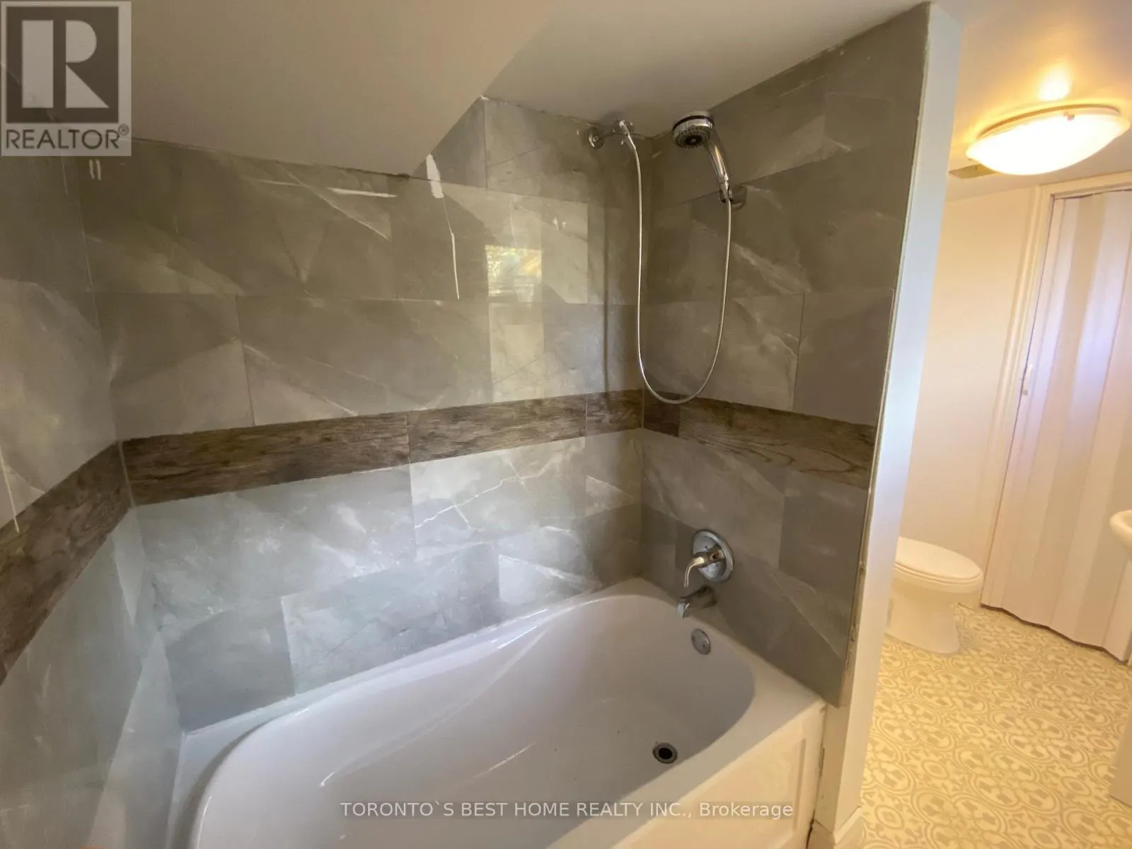 LOWER - 24 STODDART DRIVE